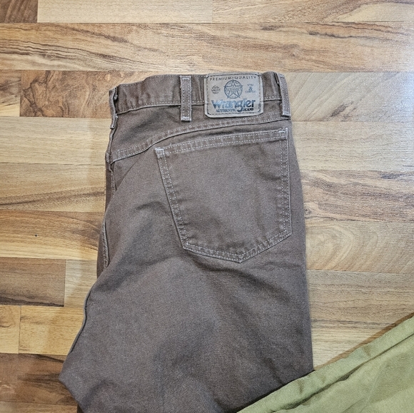 Wrangler Men Size 40x30  Taupe Brush Guard Jeans Hunting - Picture 2 of 10